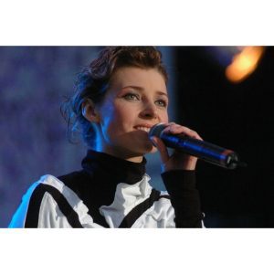 Renata Dąbkowska (DYSTANS) - Kocham Ciebie za to